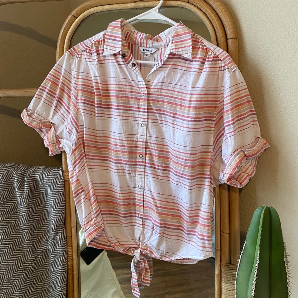 Express Short Sleeve Collared Crop